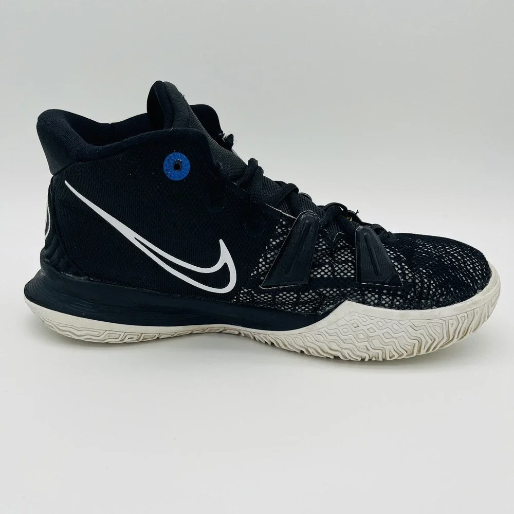 Nike Kyrie 7 Boys Basketball Shoes Sneakers Size 7Y Black White GS CT4080